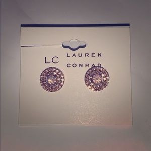 Round statement earrings.NWT!
